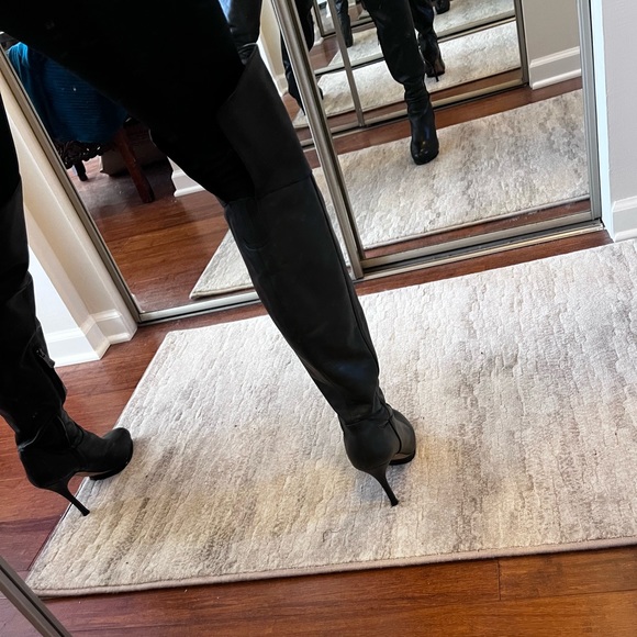 Over the knee BCBG leather boots - Picture 2 of 9